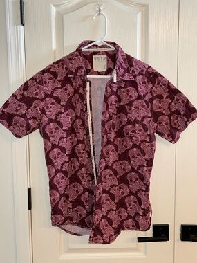 Men's Short Sleeve Burgundy Skull Print Shirt